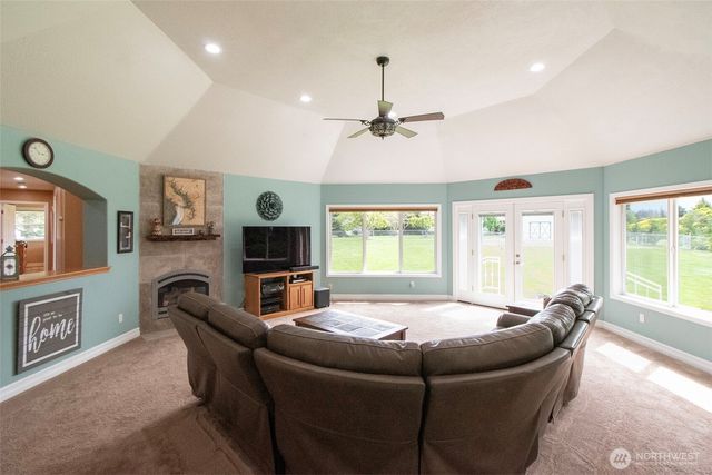 21 Donaper Road, Sequim, WA 98382