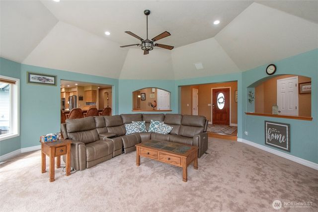 21 Donaper Road, Sequim, WA 98382