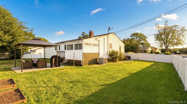 23 13th Street, Bohemia, NY 11716