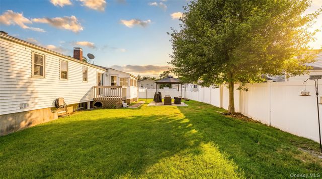23 13th Street, Bohemia, NY 11716