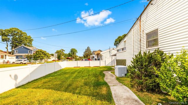 23 13th Street, Bohemia, NY 11716