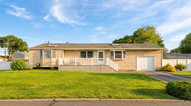 23 13th Street, Bohemia, NY 11716