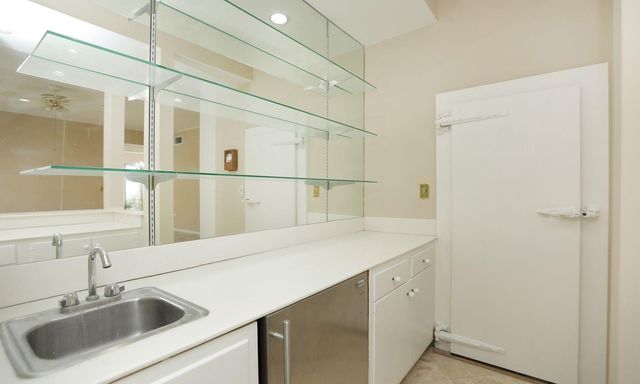 6000 Sugar Hill Drive 9, Houston, TX 77057