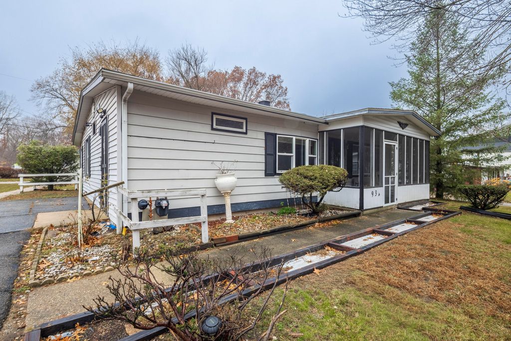 932 Liberty Trail, Michigan City, IN 46360