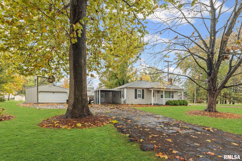 444 N MARION Street, Centralia, IL 62801