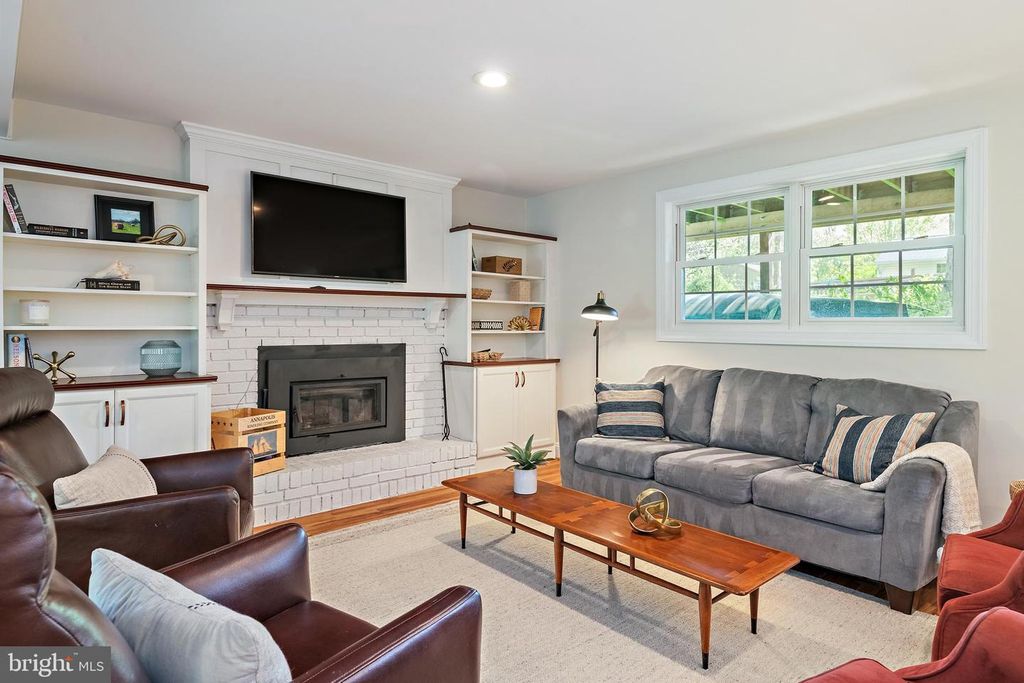 Image 12 of property listing at 1553 ASHCROFT LN, Arnold, MD 21012