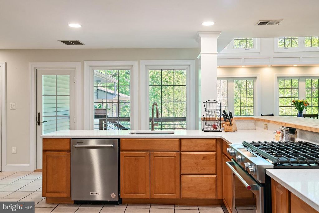 Image 20 of property listing at 1553 ASHCROFT LN, Arnold, MD 21012