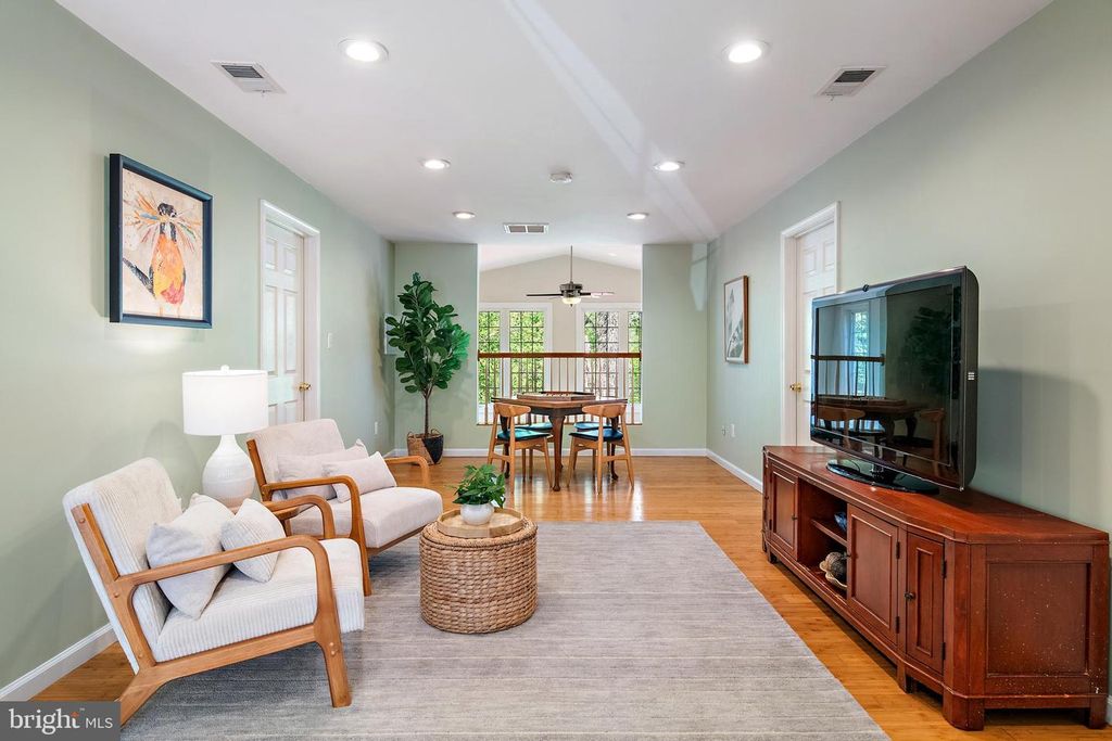 Image 25 of property listing at 1553 ASHCROFT LN, Arnold, MD 21012