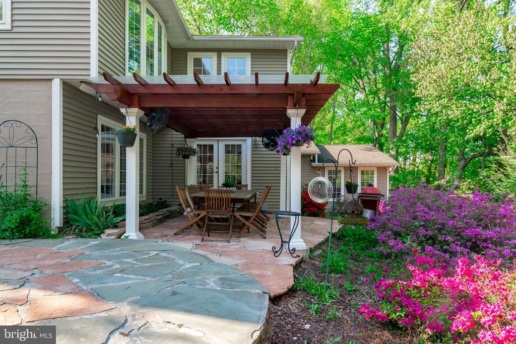 Image 4 of property listing at 1553 ASHCROFT LN, Arnold, MD 21012