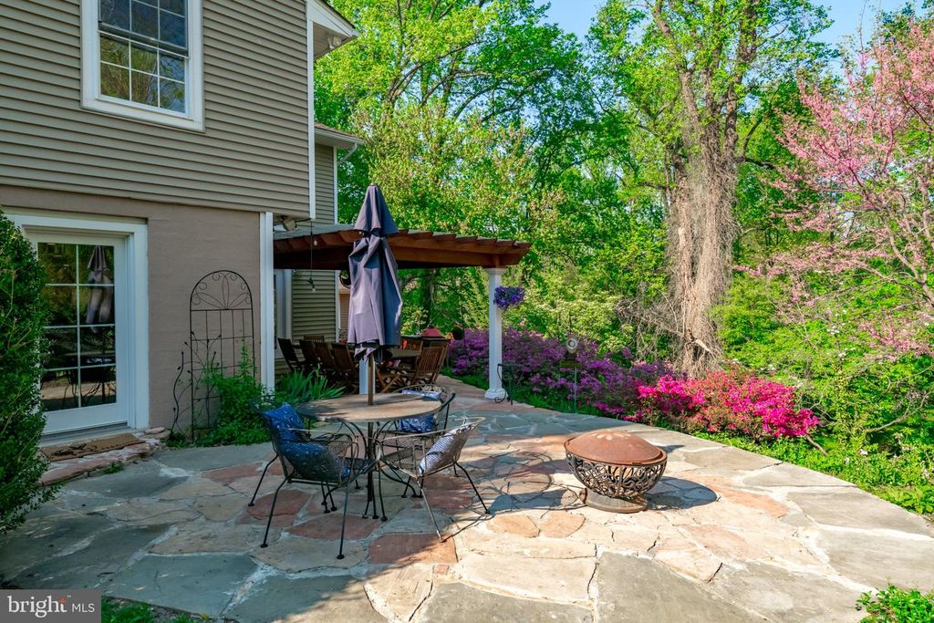 Image 6 of property listing at 1553 ASHCROFT LN, Arnold, MD 21012