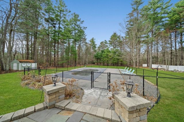 433 Grove St, Norwell, MA 02061