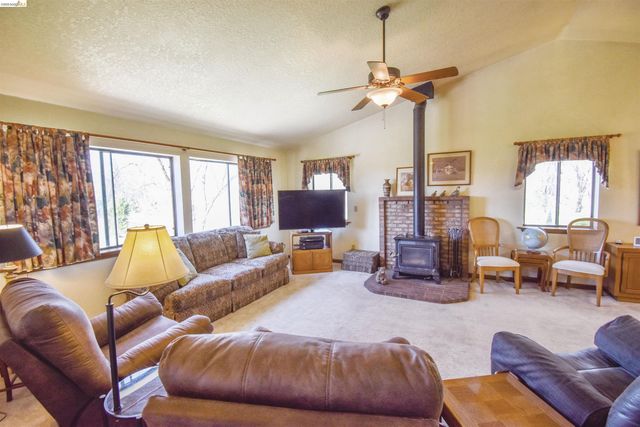 15170 Potato Ranch Rd, Sonora, CA 95370