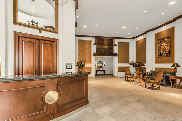 2 Bay Club 11F, Bayside, NY 11360