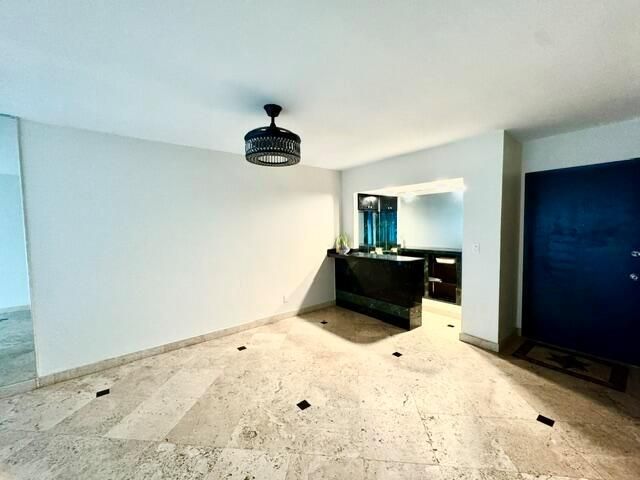 2400 NE 33rd Avenue 208, Fort Lauderdale, FL 33305