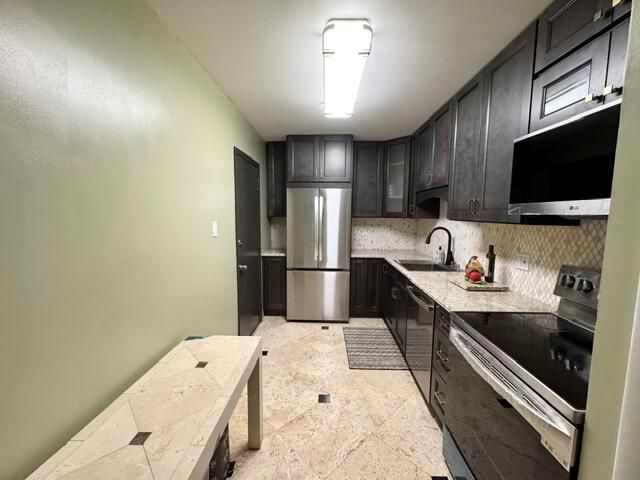 2400 NE 33rd Avenue 208, Fort Lauderdale, FL 33305