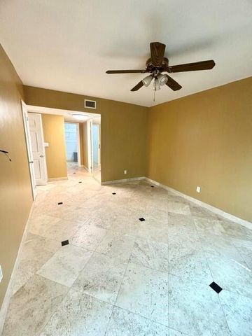 2400 NE 33rd Avenue 208, Fort Lauderdale, FL 33305