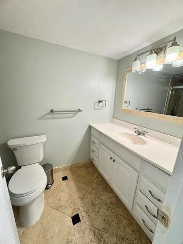 2400 NE 33rd Avenue 208, Fort Lauderdale, FL 33305