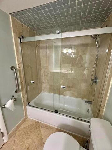 2400 NE 33rd Avenue 208, Fort Lauderdale, FL 33305