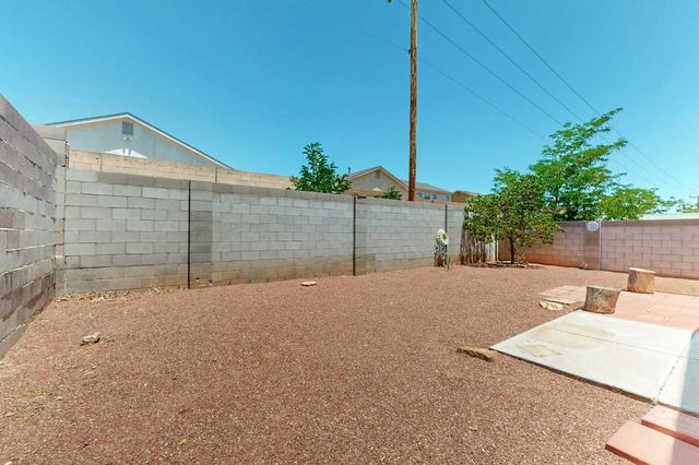 10409 RED ROBIN Road SW, Albuquerque, NM 87121