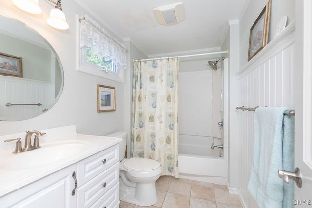8244 Daisy Field Path, Clay, NY 13041
