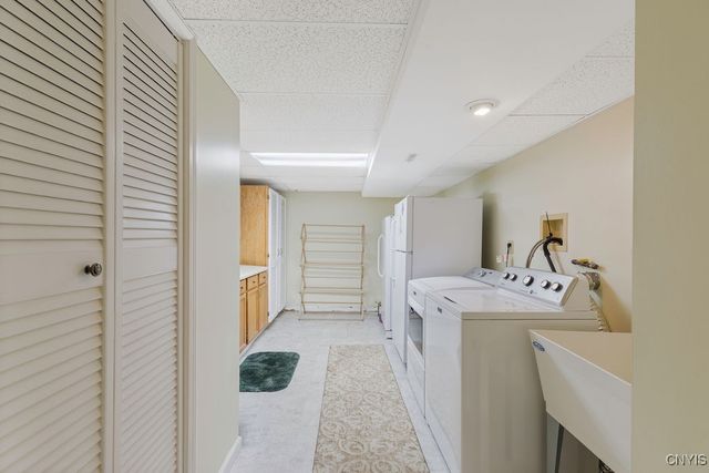 8244 Daisy Field Path, Clay, NY 13041