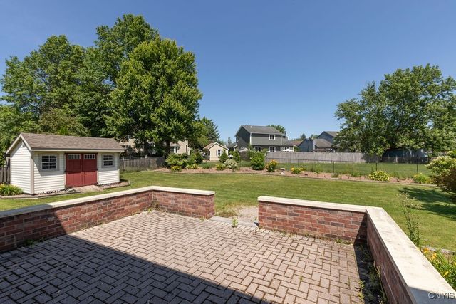 8244 Daisy Field Path, Clay, NY 13041