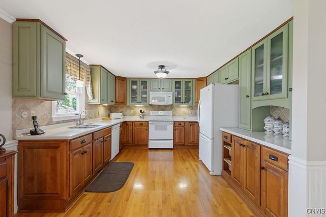 8244 Daisy Field Path, Clay, NY 13041