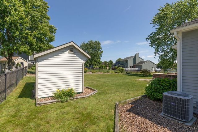 8244 Daisy Field Path, Clay, NY 13041