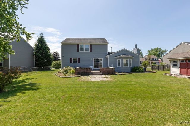 8244 Daisy Field Path, Clay, NY 13041