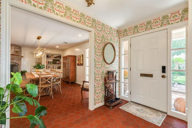 18 Adler Circle, Galveston, TX 77551
