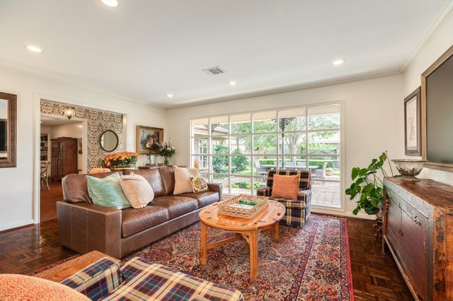 18 Adler Circle, Galveston, TX 77551