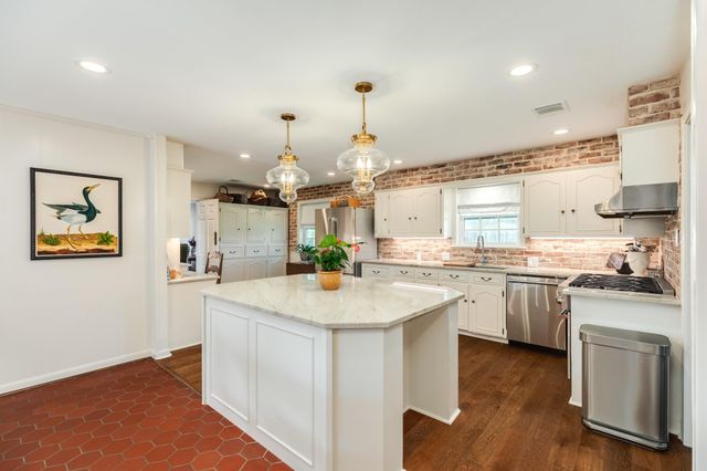 18 Adler Circle, Galveston, TX 77551
