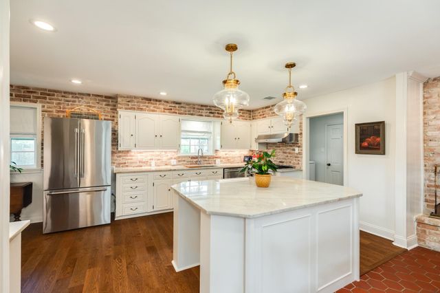 18 Adler Circle, Galveston, TX 77551