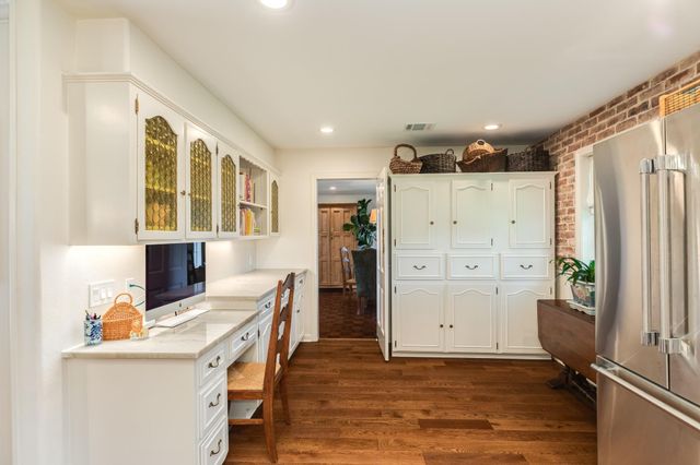 18 Adler Circle, Galveston, TX 77551