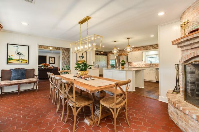 18 Adler Circle, Galveston, TX 77551