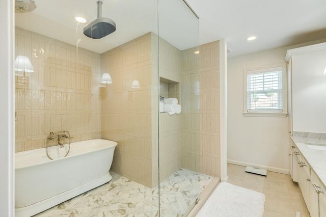 18 Adler Circle, Galveston, TX 77551
