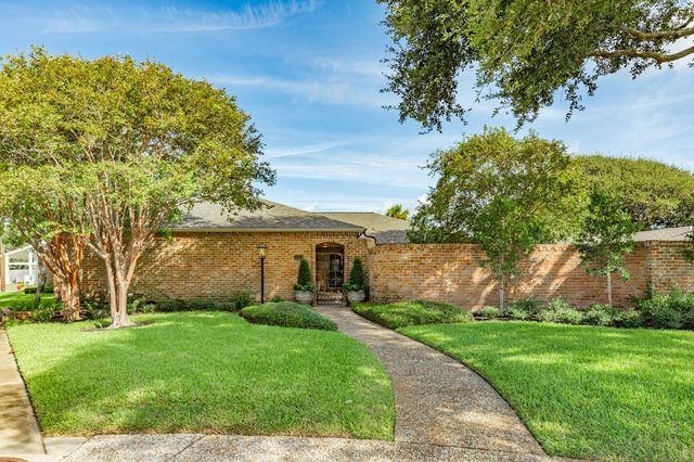 18 Adler Circle, Galveston, TX 77551