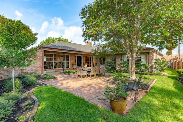 18 Adler Circle, Galveston, TX 77551