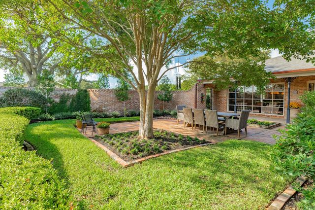 18 Adler Circle, Galveston, TX 77551