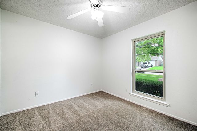 2511 Via Avenida, Carrollton, TX 75006
