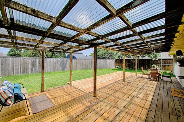 2511 Via Avenida, Carrollton, TX 75006