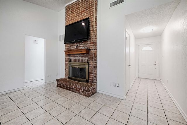 2511 Via Avenida, Carrollton, TX 75006