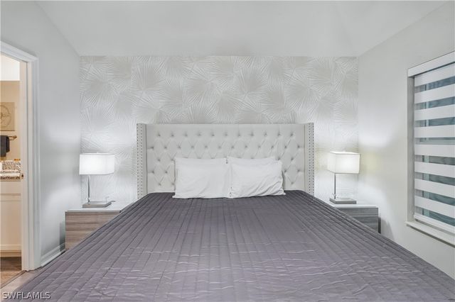 2620 NE 5 AVE, Cape Coral, FL 33909