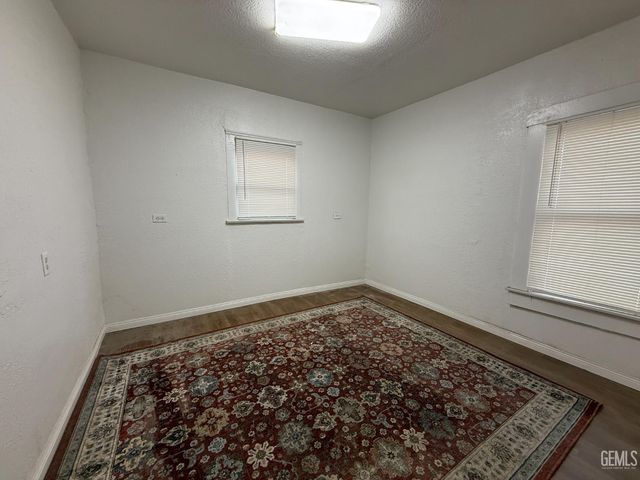 8867 Hudson Place, Bakersfield, CA 93307