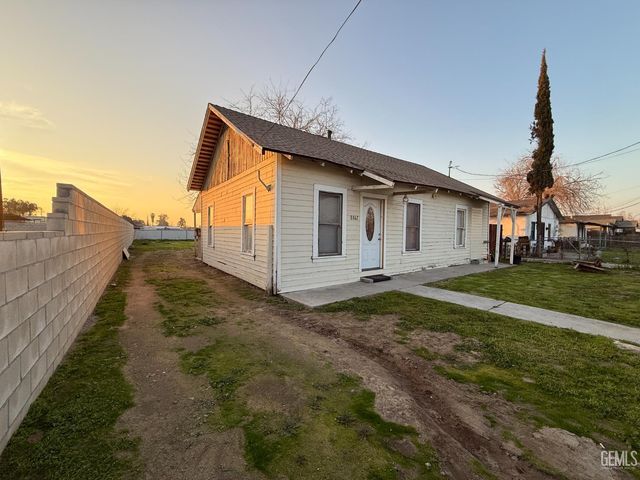 8867 Hudson Place, Bakersfield, CA 93307