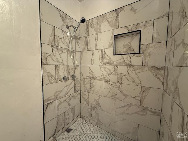 8867 Hudson Place, Bakersfield, CA 93307