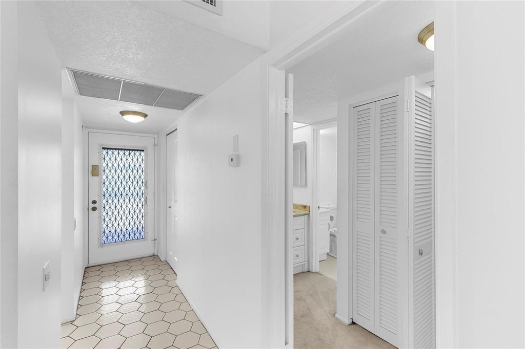 2701 Nassau Bend D2, Coconut Creek, FL 33066