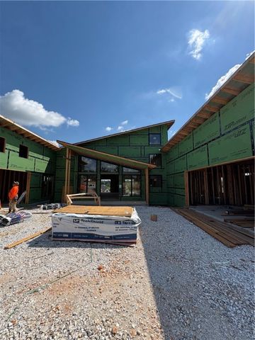 2604 NE Waterfall Avenue, Bentonville, AR 72713