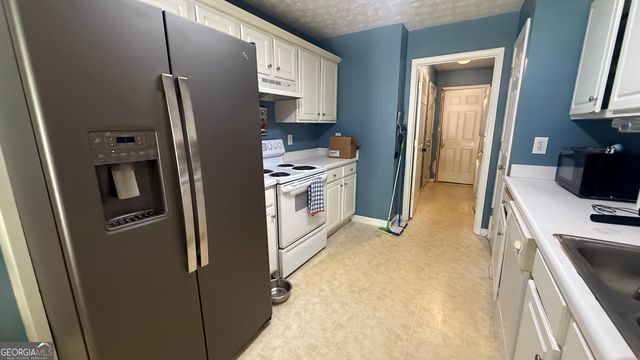 4724 Melbourne Trail, Flowery Branch, GA 30542