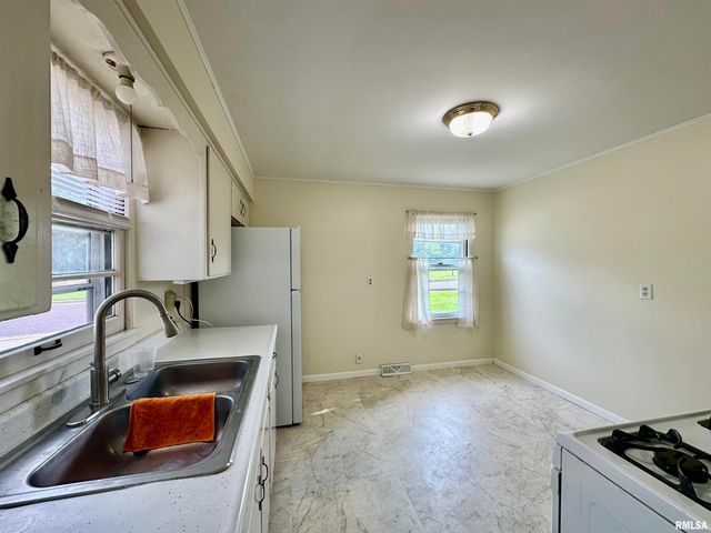 151 ALLISON Street, East Peoria, IL 61611